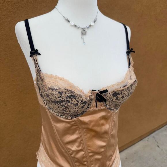 Lace trimmed y2k vintage boned corset bustier - Picture 2 of 5